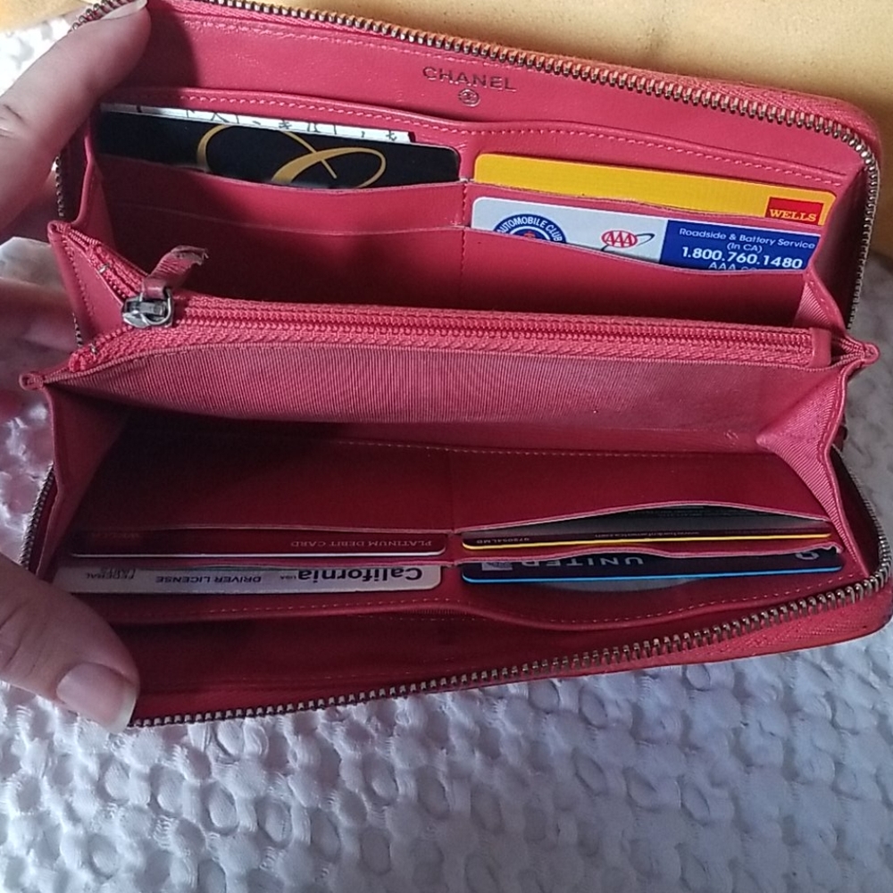 Authentic Chanel wallet - Picture 8 of 12